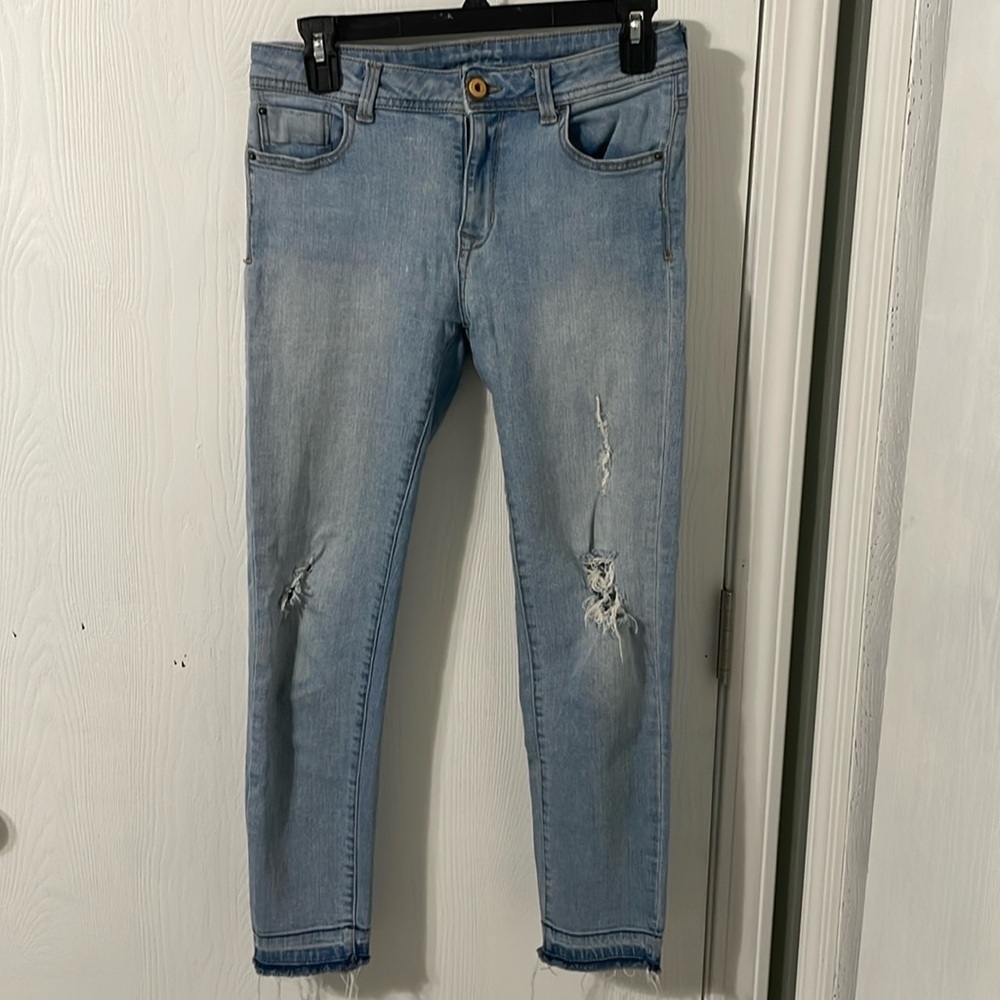 💰Zara Basic Z1975 Premium Denim Light Wash Distressed Jeans Size 6